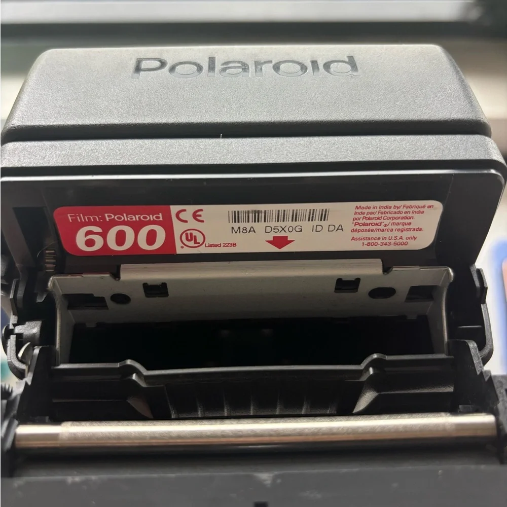 Vintage Polaroid Black Film Flash Photography Camera 600
